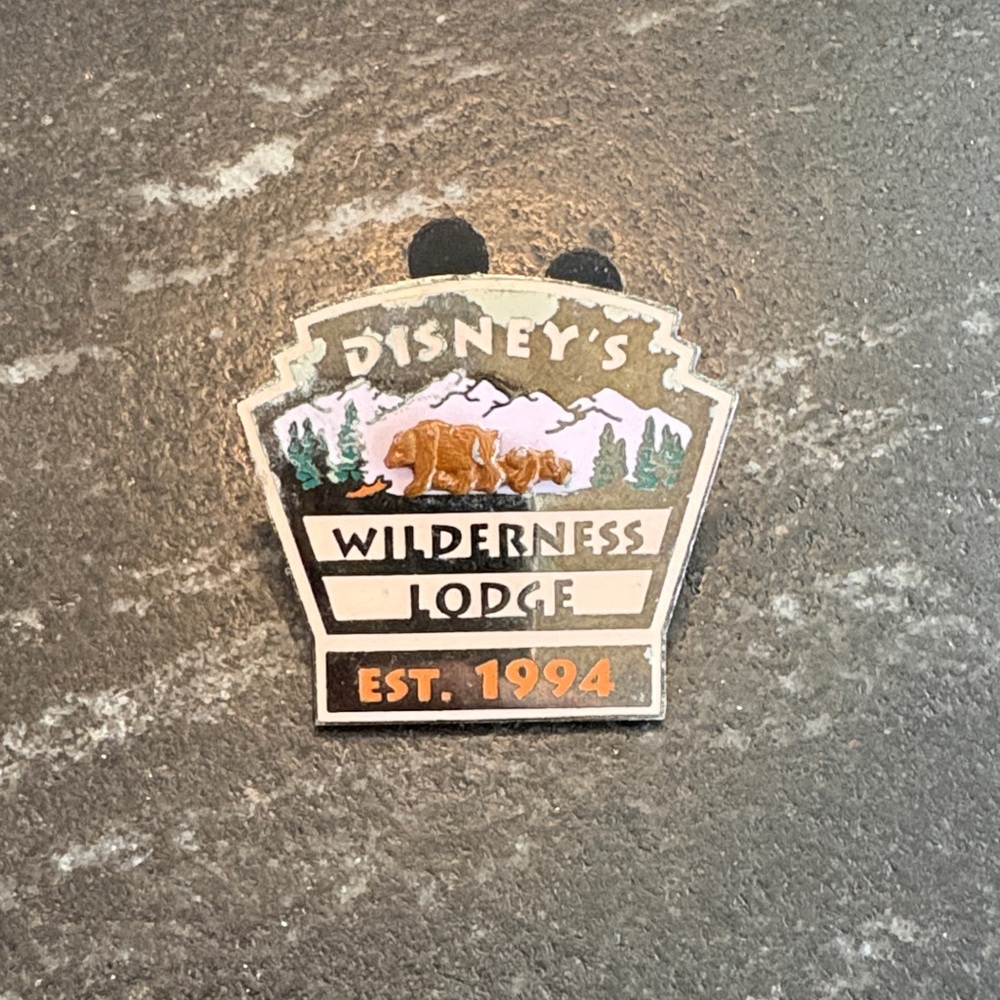 Disney WDW Wilderness Lodge Collector’s Pin